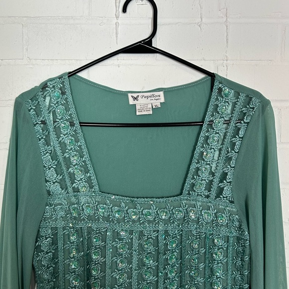 Papillon Stunning Sequin Top - Picture 2 of 4